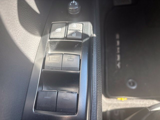 Used 2025 Toyota Camry SE w/ Convenience Package FWD image 32
