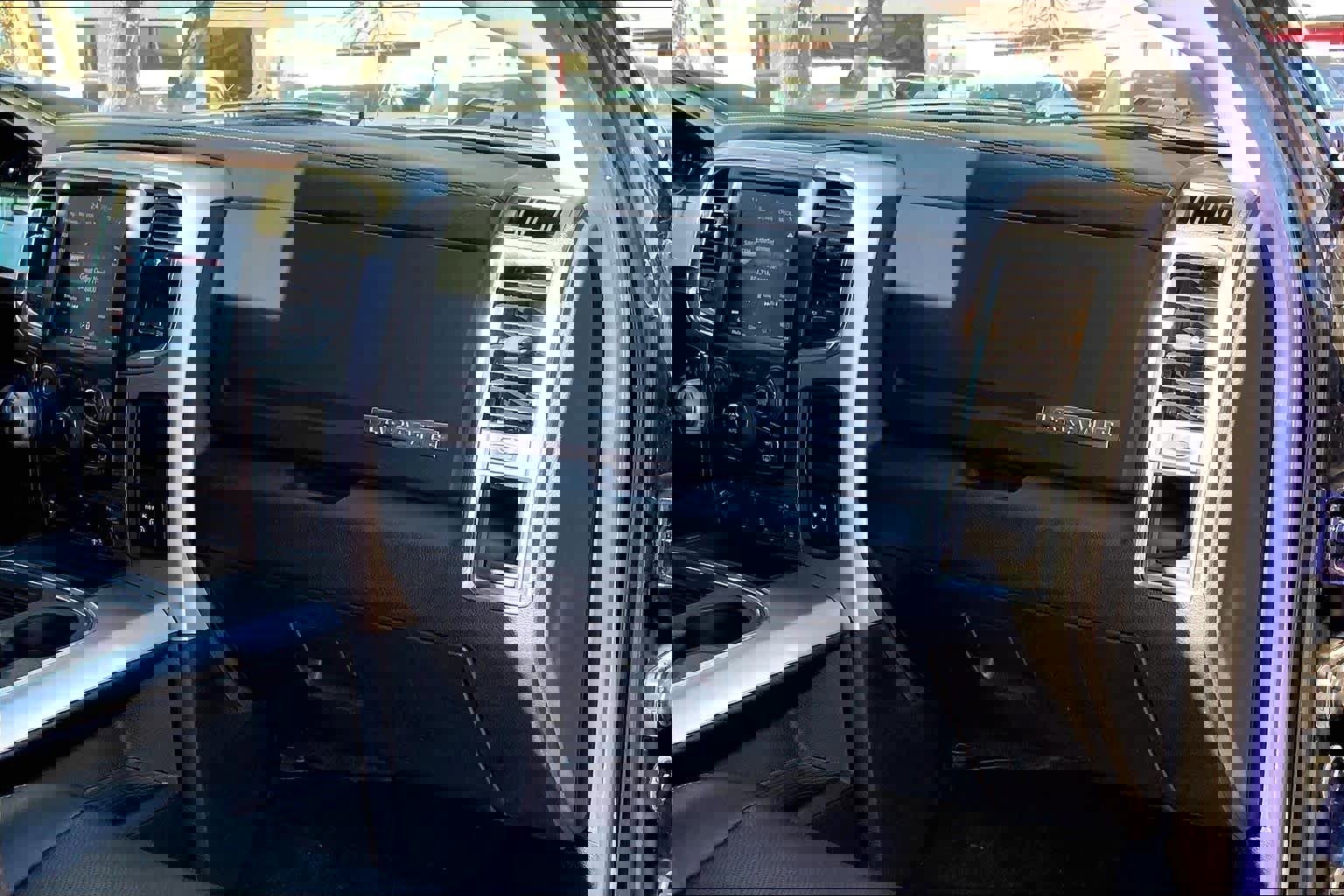 Used 2018 RAM 1500 Laramie w/ Convenience Group image 19