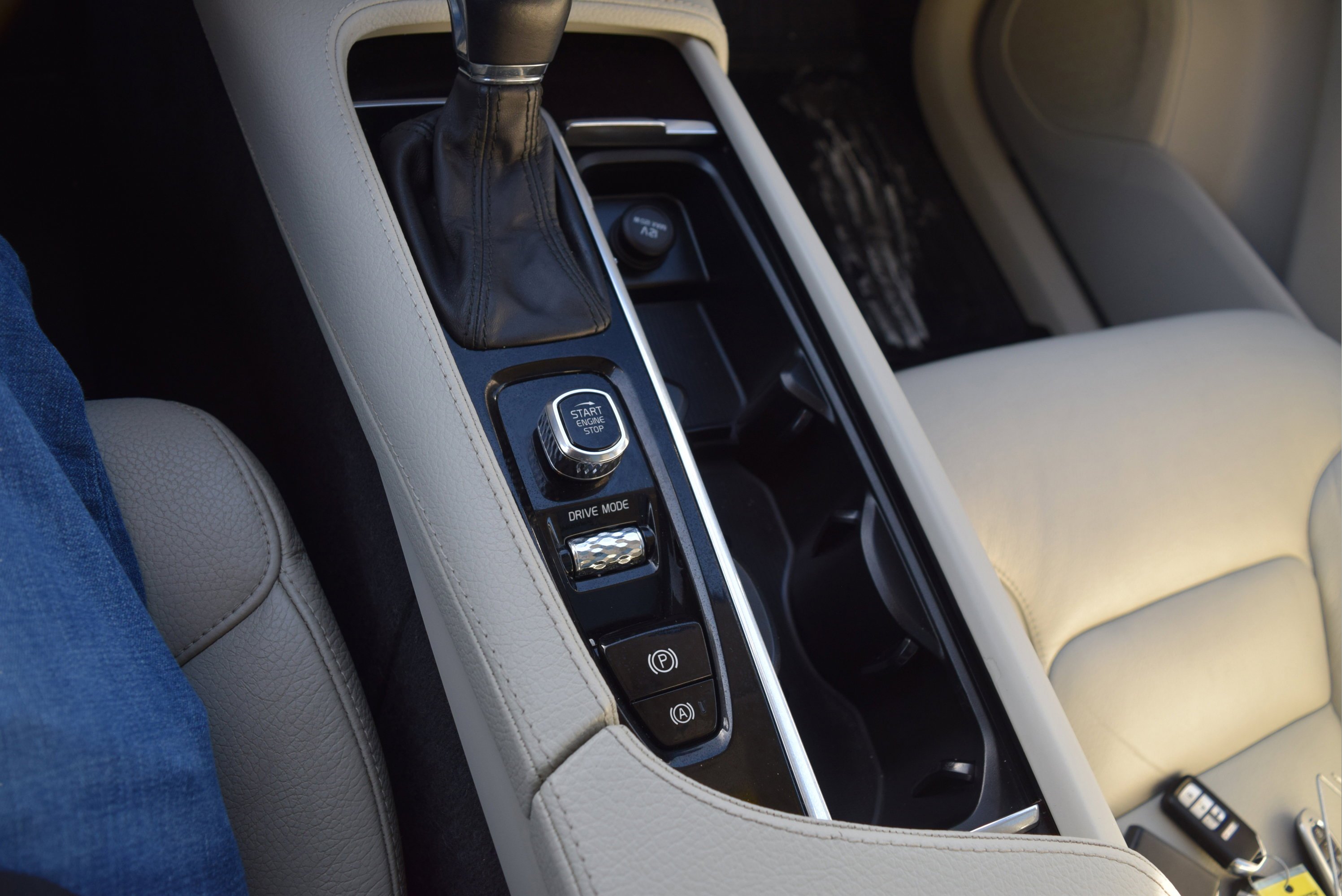 Used 2019 Volvo XC90 T6 Momentum w/ Protection Package Premier image 22