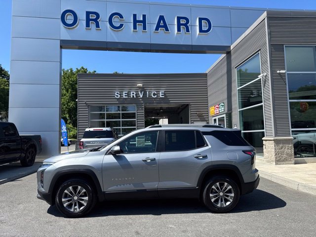 Used 2025 Chevrolet Equinox LT w/ Convenience Package II AWD/4WD image 3