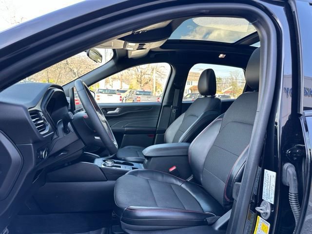 Certified 2023 Ford Escape ST-Line w/ Tech Pack #1 image 40