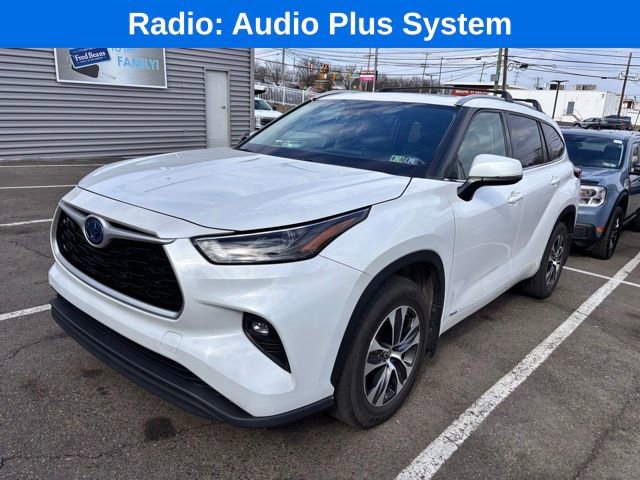 Used 2022 Toyota Highlander XLE image 3