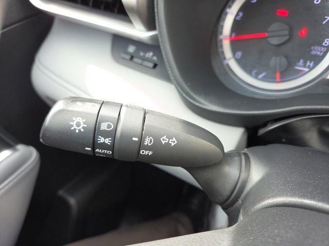 Used 2020 Toyota Highlander LE w/ Protection Package #3 FWD image 46