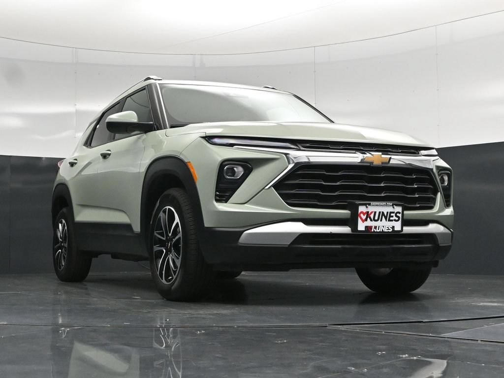 Used 2025 Chevrolet TrailBlazer LT AWD/4WD image 43