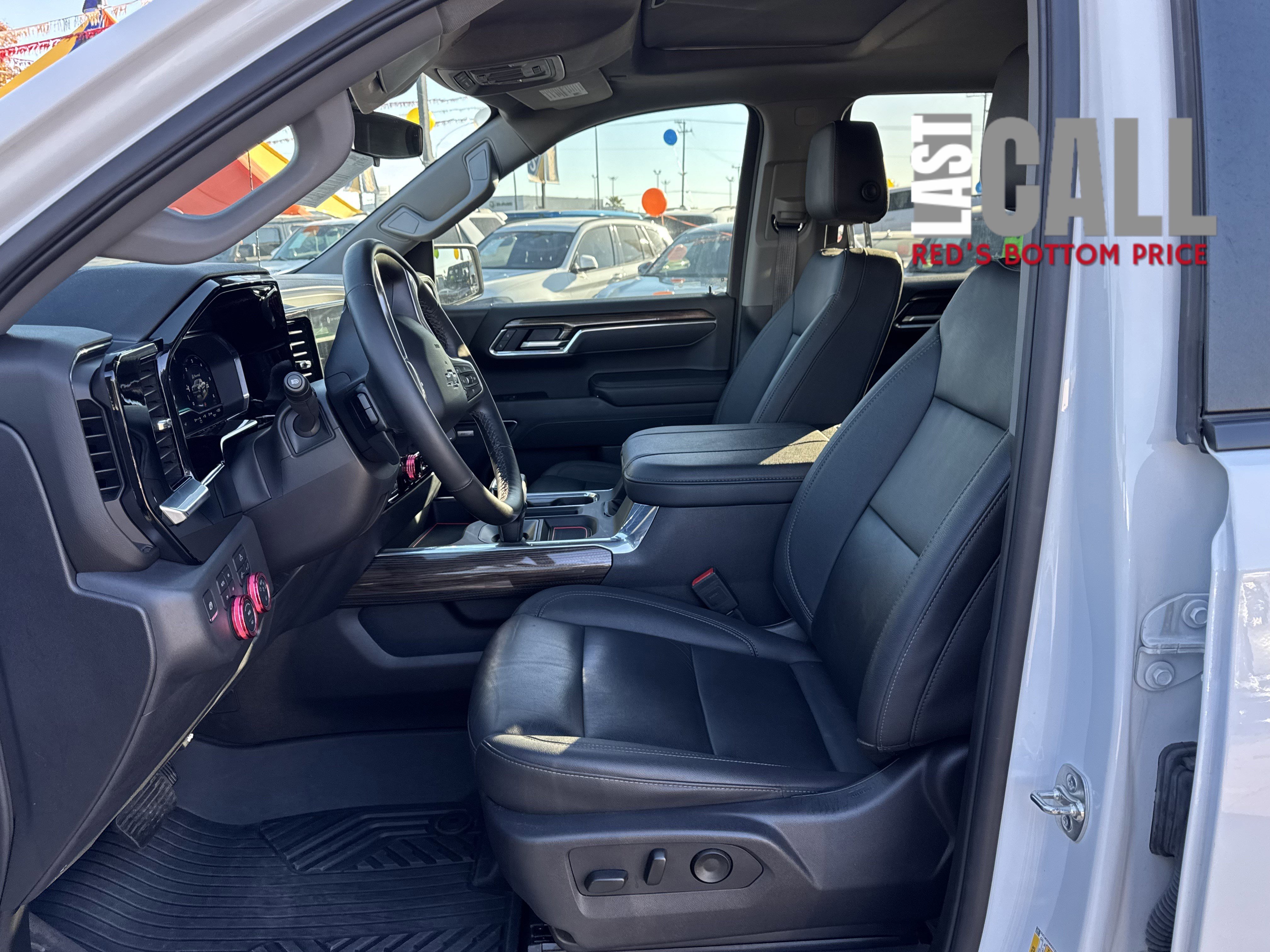 Used 2025 Chevrolet Silverado 1500 LT Trail Boss w/ Convenience Package II image 17