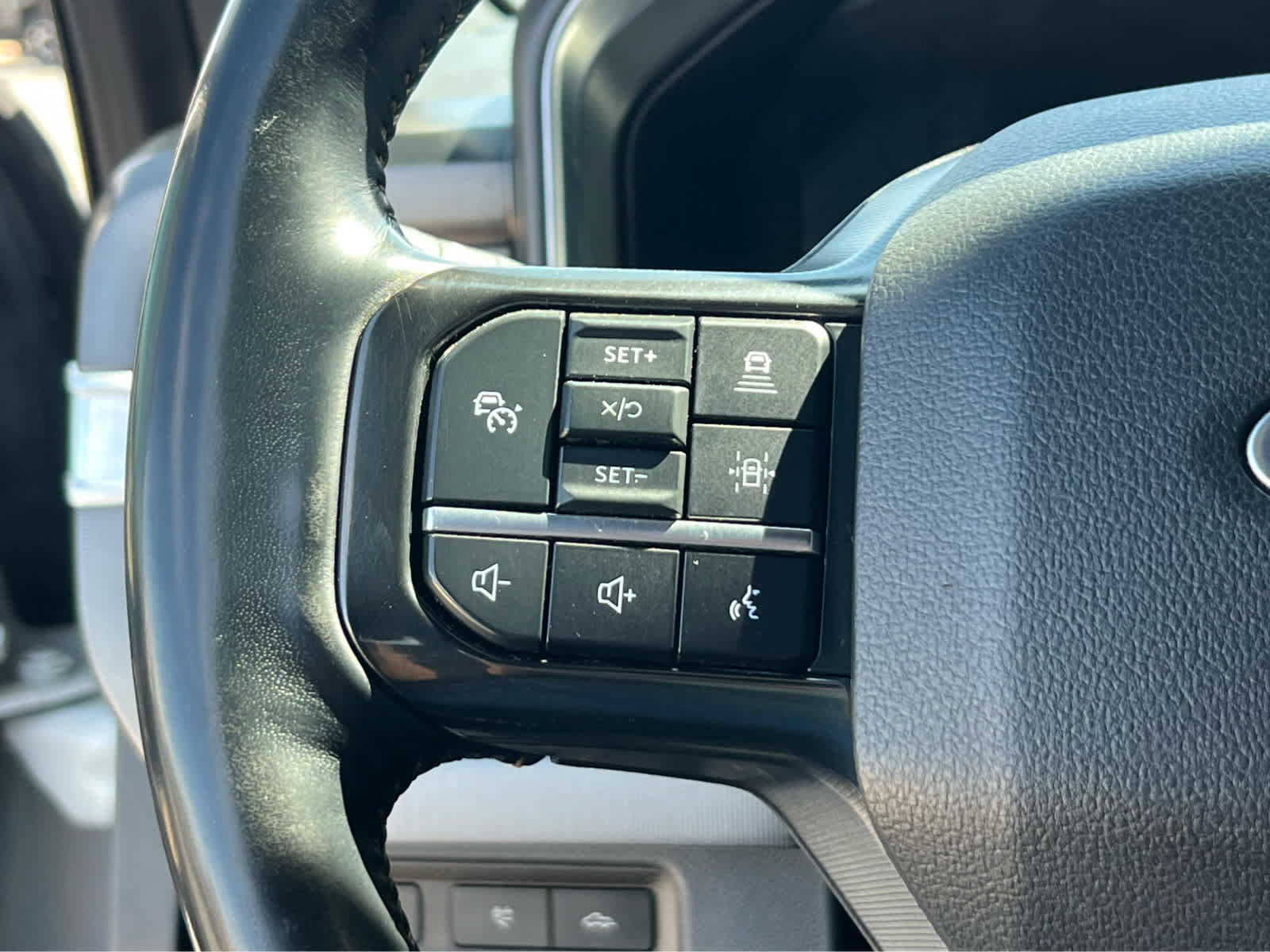 Certified 2024 Ford F350 Platinum AWD/4WD image 34