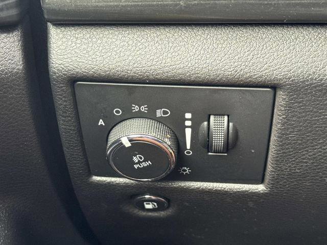 Used 2020 Jeep Grand Cherokee Laredo RWD image 30