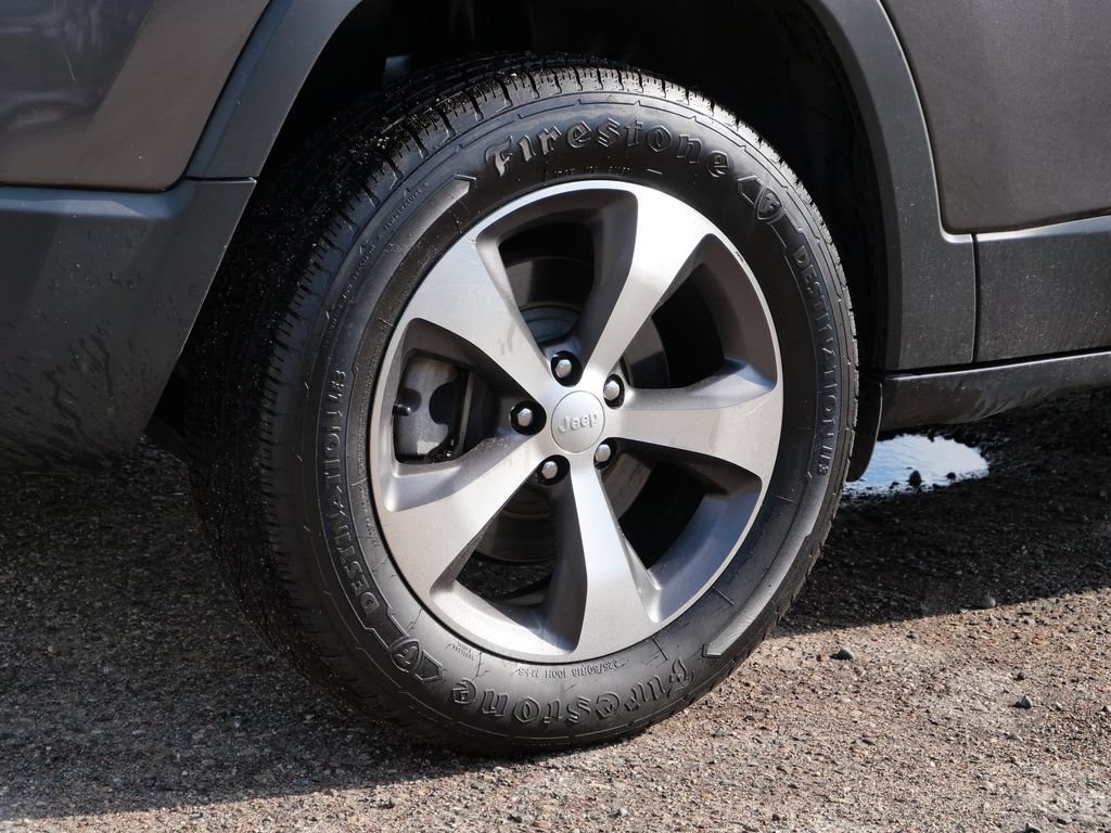 Used 2020 Jeep Cherokee Limited AWD/4WD image 7