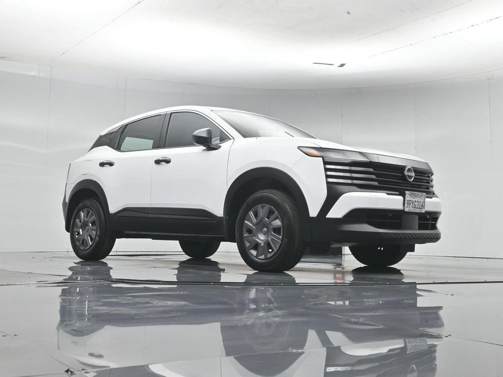 Used 2025 Nissan Kicks S FWD image 4