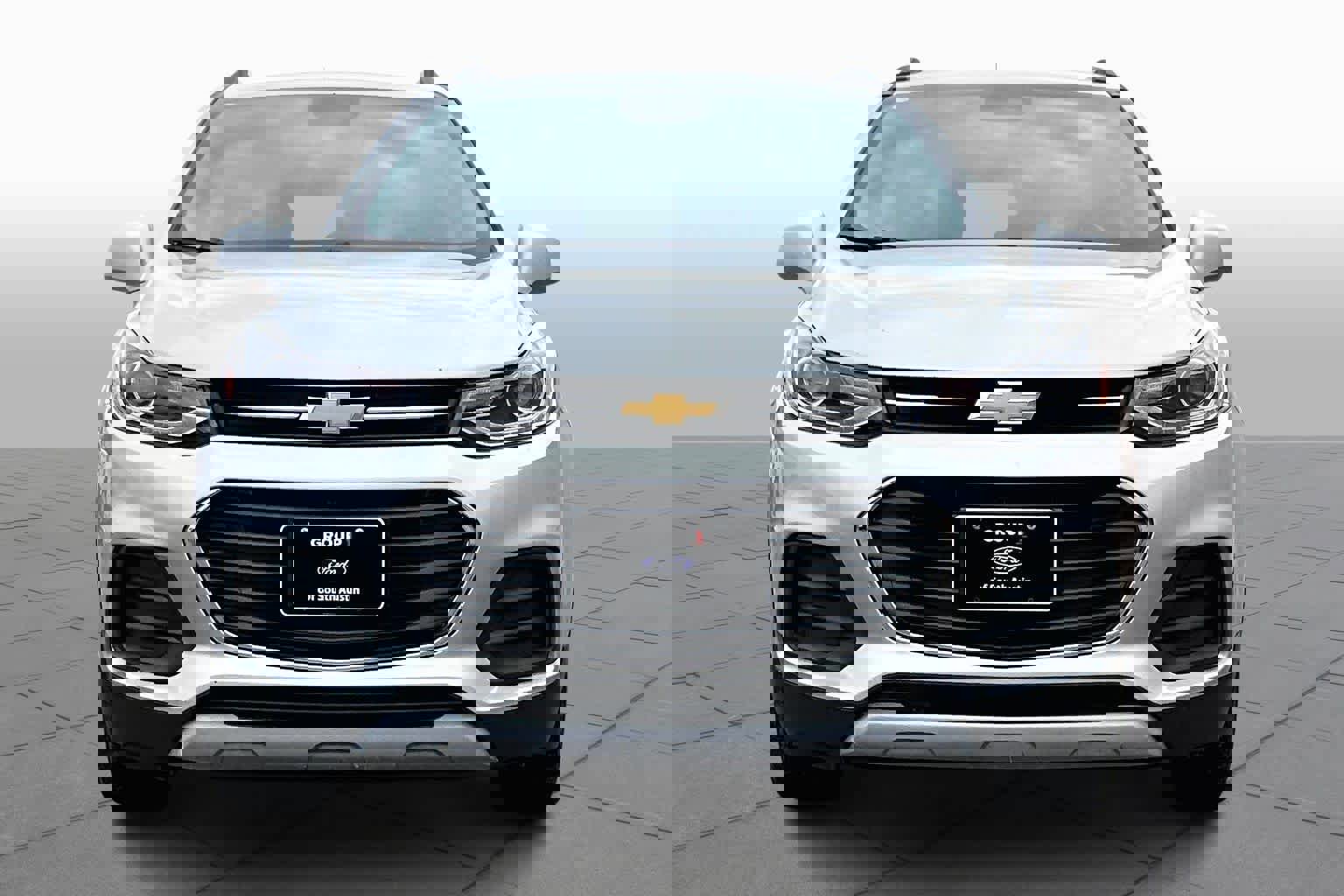 Used 2020 Chevrolet Trax LT w/ LT Convenience Package image 3