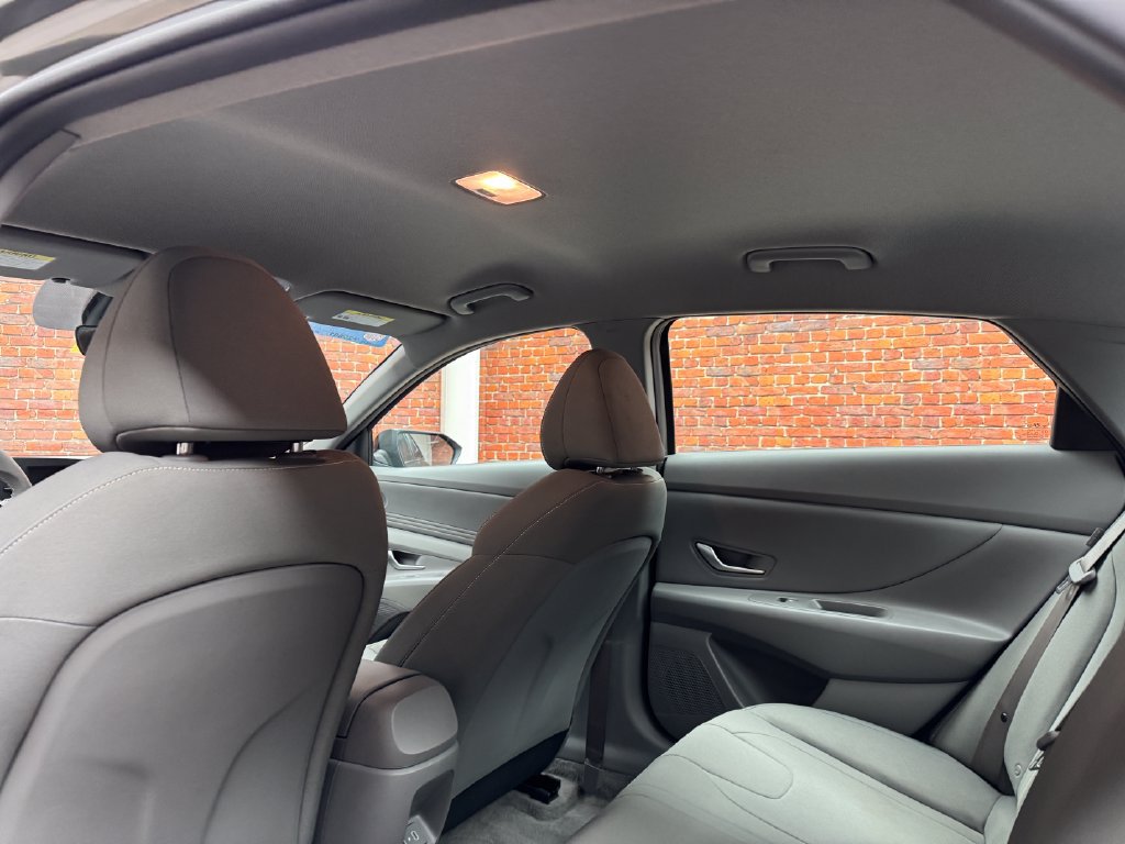 Used 2025 Hyundai Elantra Sport FWD image 23