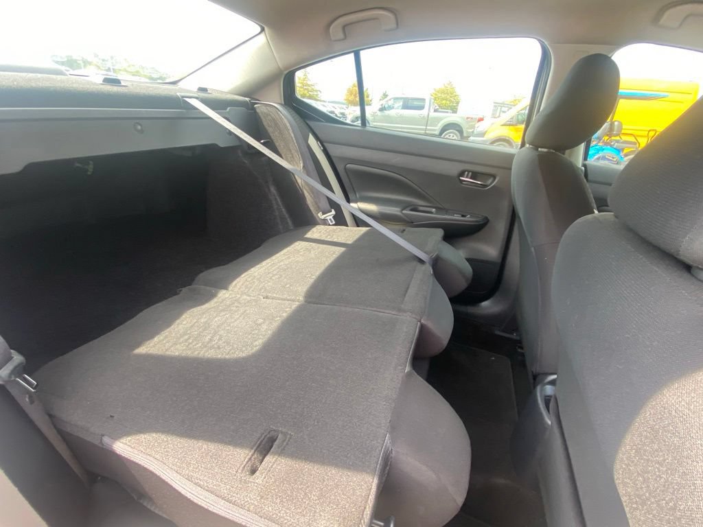 Used 2020 Nissan Versa SV FWD image 27