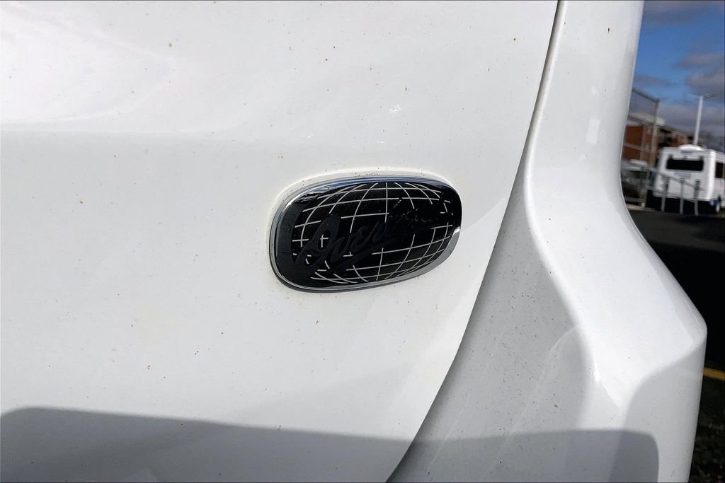 Used 2021 Jeep Grand Cherokee Overland AWD/4WD image 7