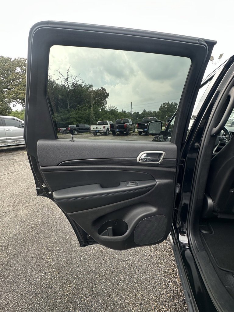 Used 2021 Jeep Grand Cherokee Laredo X image 12