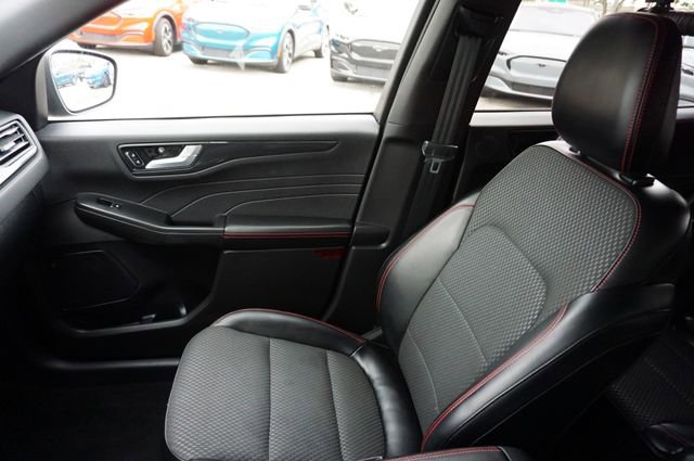 Certified 2023 Ford Escape ST-Line Select w/ Tech Pack #2 AWD/4WD image 34