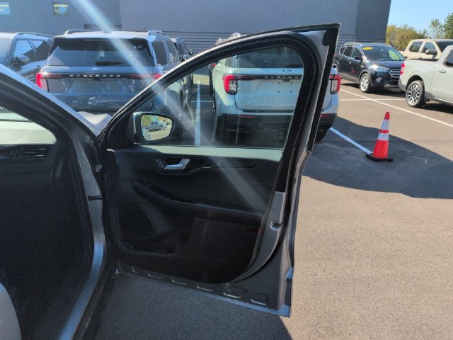 Certified 2023 Ford Escape ST-Line Select AWD/4WD image 14