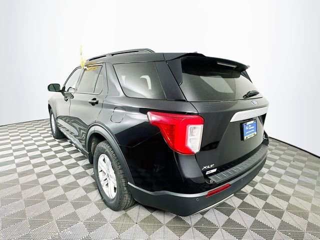 Certified 2023 Ford Explorer XLT w/ Equipment Group 202A image 3