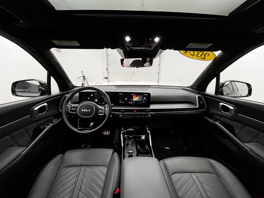 Used 2024 Kia Sorento SX Prestige w/ Sage Leather Package image 9