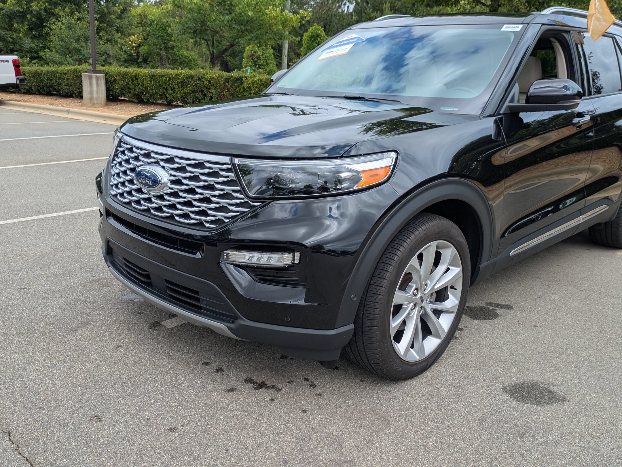 Certified 2022 Ford Explorer Platinum w/ Equipment Group 601A AWD/4WD image 10