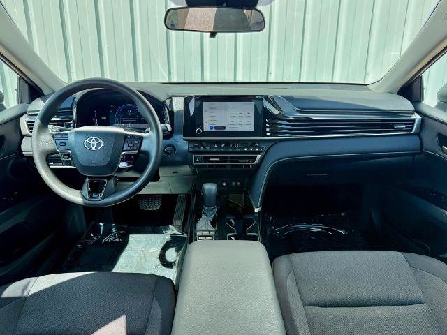 Used 2025 Toyota Camry LE FWD image 31