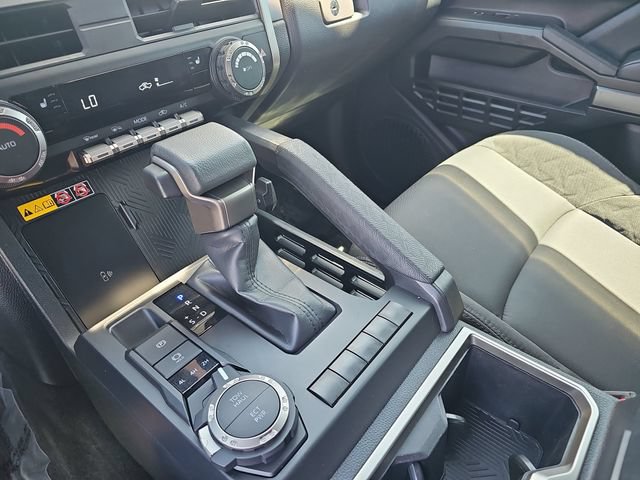 Used 2024 Toyota Tacoma SR5 AWD/4WD image 24