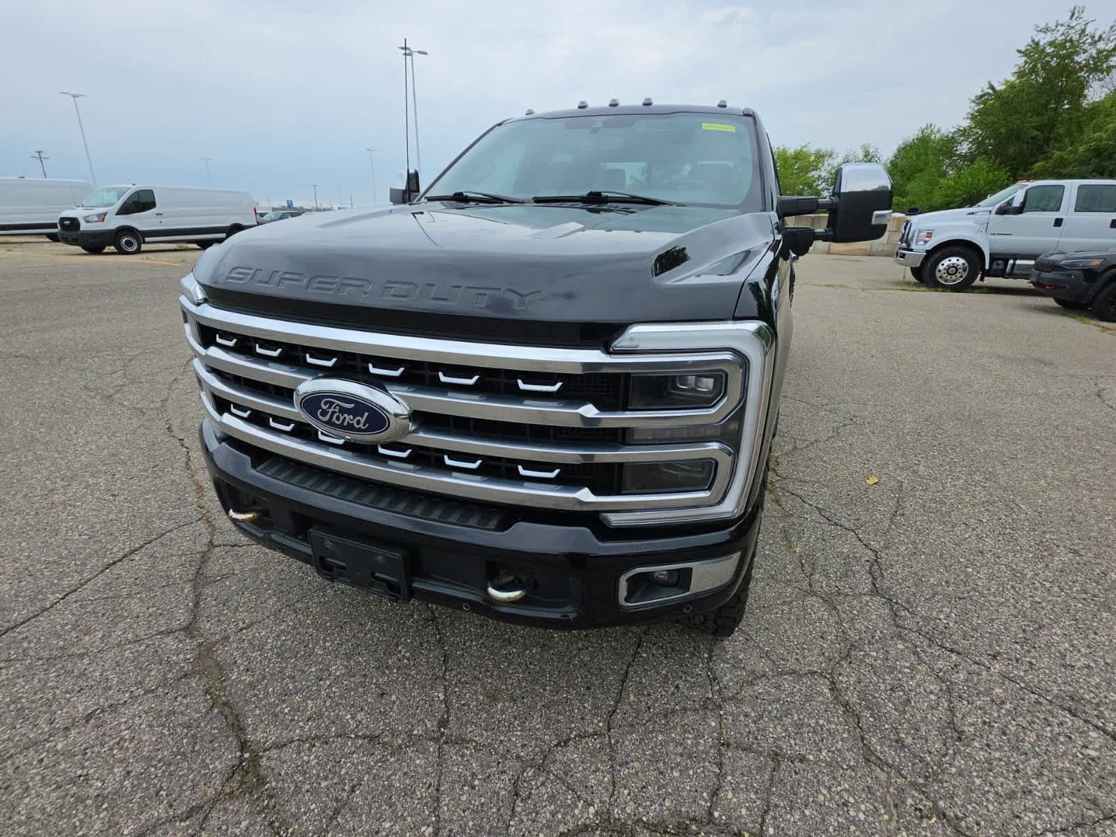 Certified 2023 Ford F250 Platinum w/ Tremor Off-Road Package AWD/4WD image 2