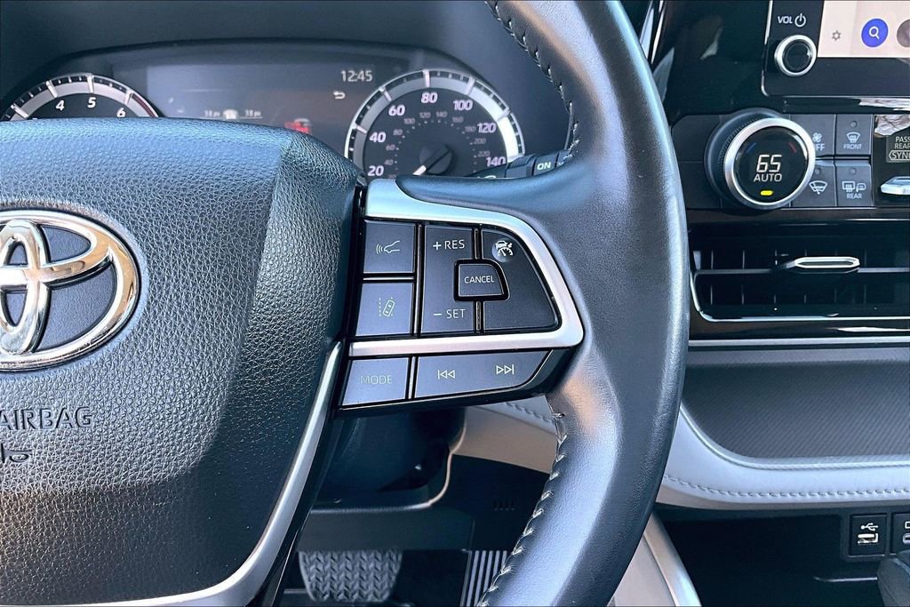 Used 2023 Toyota Highlander LE image 19