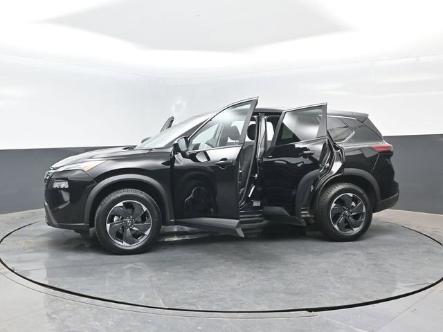 Used 2025 Nissan Rogue SV AWD/4WD image 28