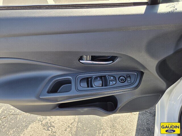 Used 2025 Nissan Versa SV FWD image 18