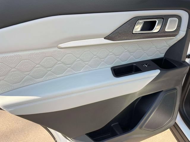 Certified 2026 Ford Explorer Platinum w/ LUX Leather Package AWD/4WD image 16