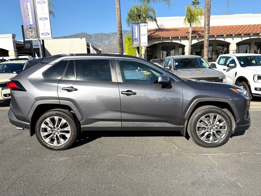 Used 2023 Toyota RAV4 XLE Premium image 9