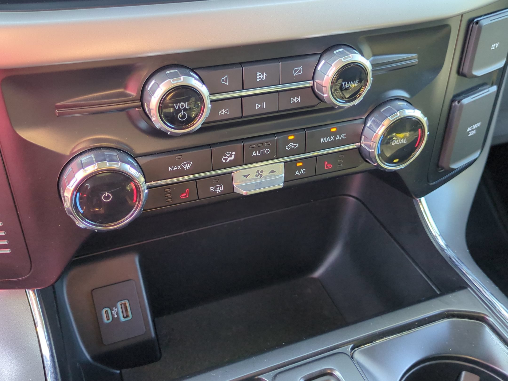 Certified 2023 Ford F150 Lightning XLT AWD/4WD image 28