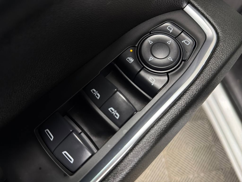 Used 2025 GMC Sierra 1500 SLT image 17