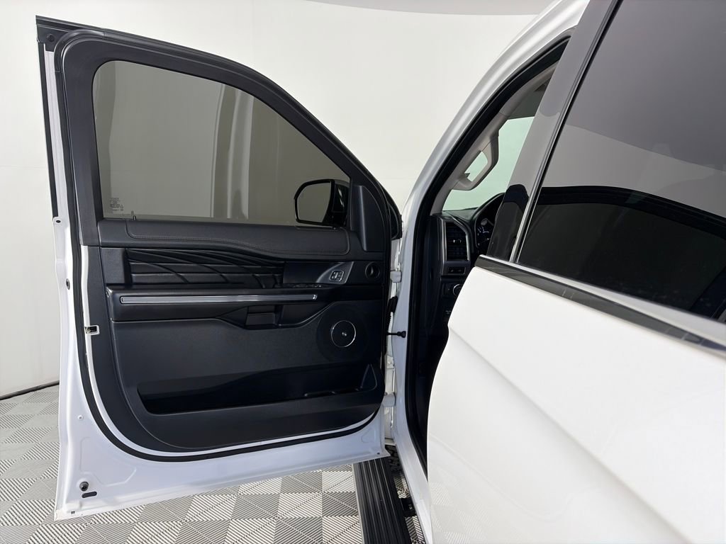 Certified 2019 Ford Expedition Max Platinum image 10