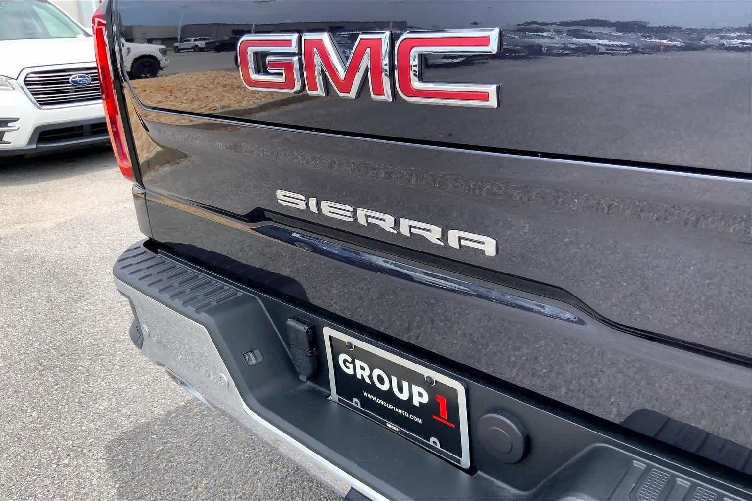 Used 2025 GMC Sierra 1500 SLT w/ SLT Premium Plus Package AWD/4WD image 30