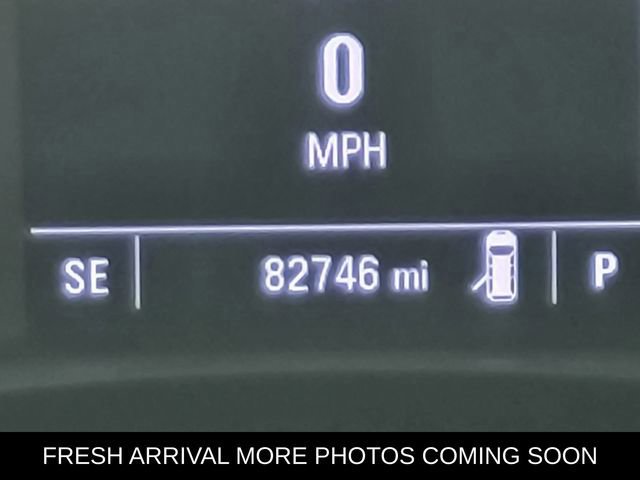 Used 2022 Chevrolet Traverse LS image 32