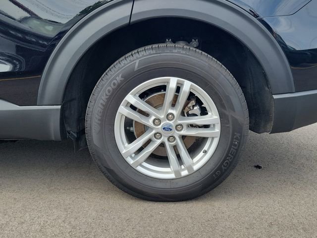Certified 2023 Ford Explorer XLT w/ Equipment Group 202A AWD/4WD image 5