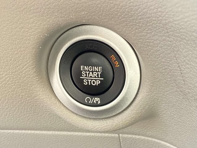 Used 2024 Chrysler Pacifica Touring-L FWD image 29