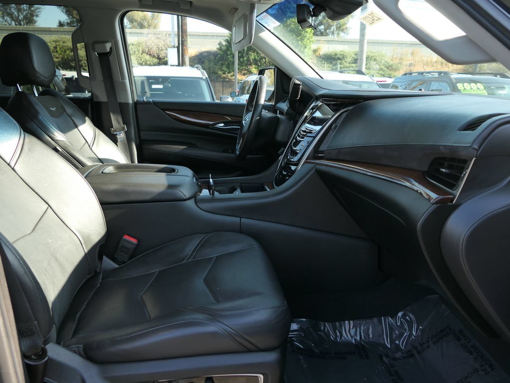 Used 2019 Cadillac Escalade Luxury RWD image 29