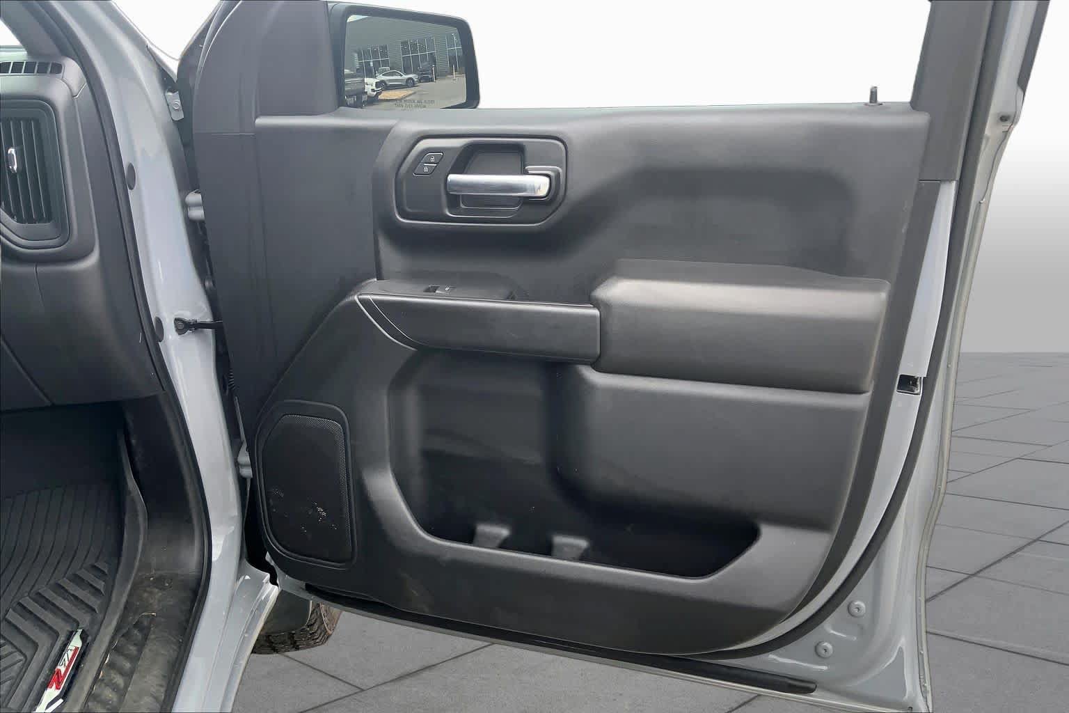 Used 2025 Chevrolet Silverado 1500 Custom Trail Boss AWD/4WD image 23