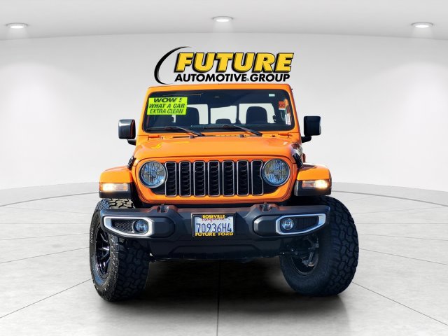 Used 2025 Jeep Gladiator Sport AWD/4WD image 2