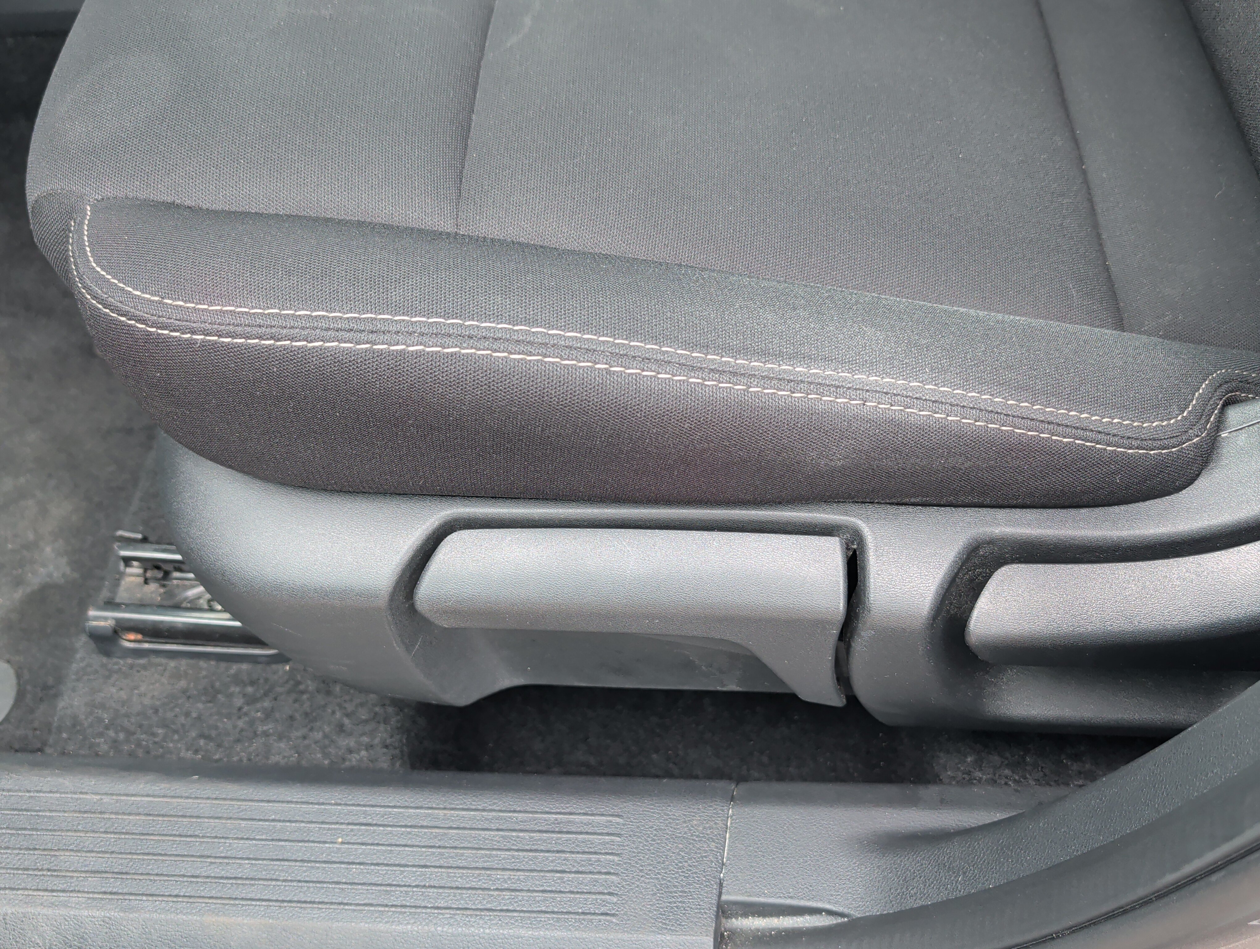 Used 2024 Nissan Rogue S AWD/4WD image 19