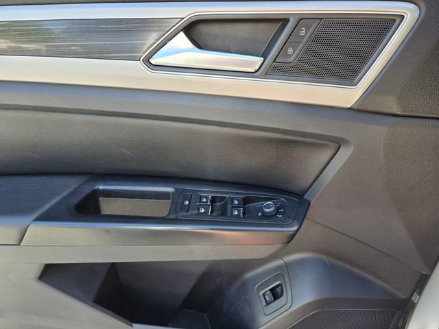 Used 2019 Volkswagen Atlas SEL AWD/4WD image 32