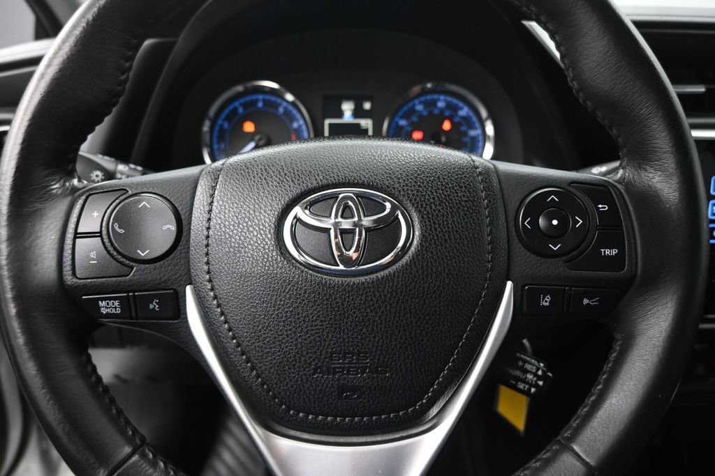 Used 2017 Toyota Corolla SE w/ Carpet Mat Package (TMS) FWD image 38