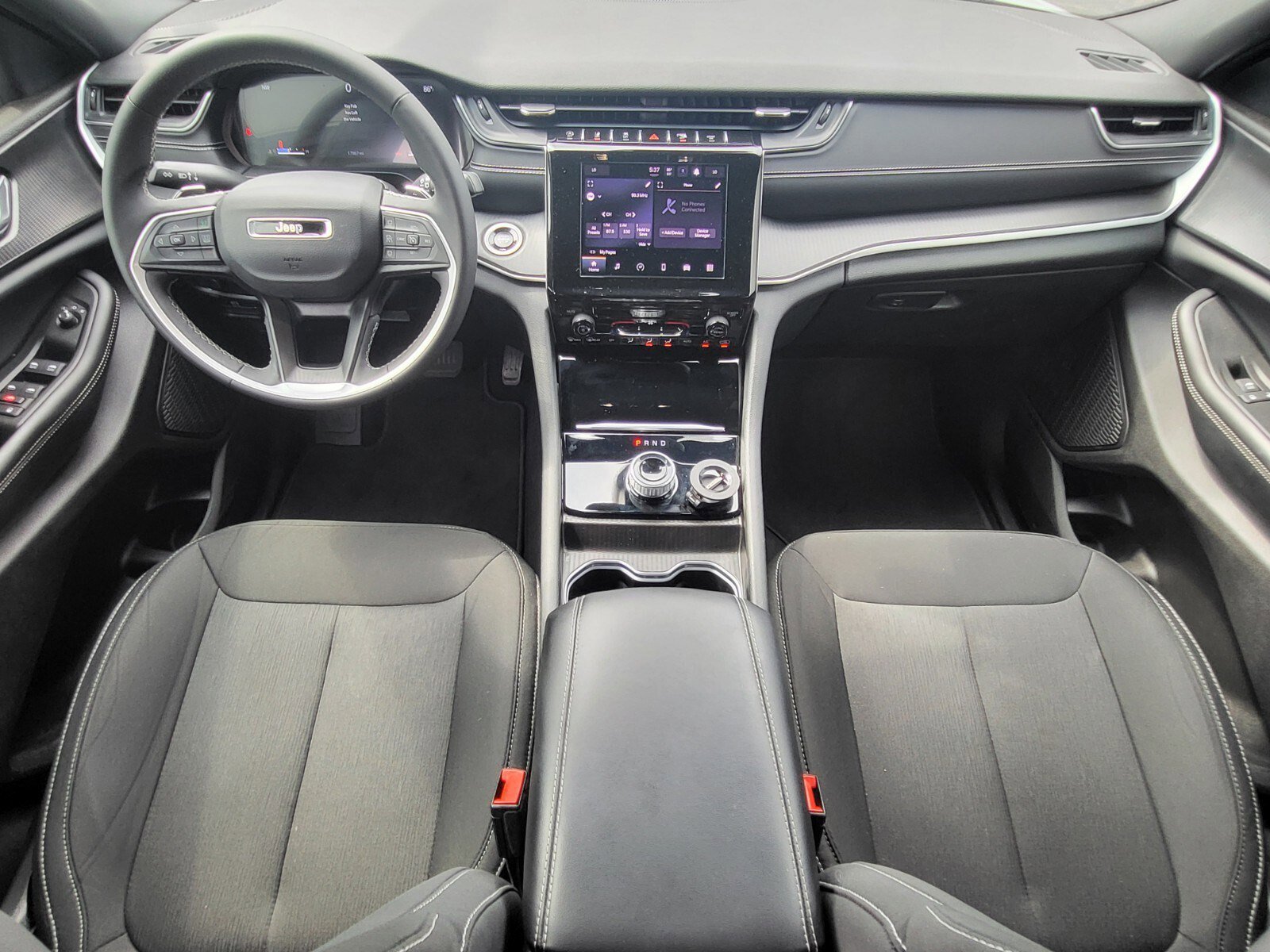 Used 2025 Jeep Grand Cherokee L Laredo image 13