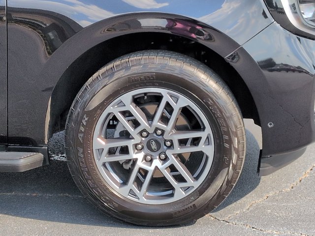 Certified 2025 Ford Expedition Active AWD/4WD image 11
