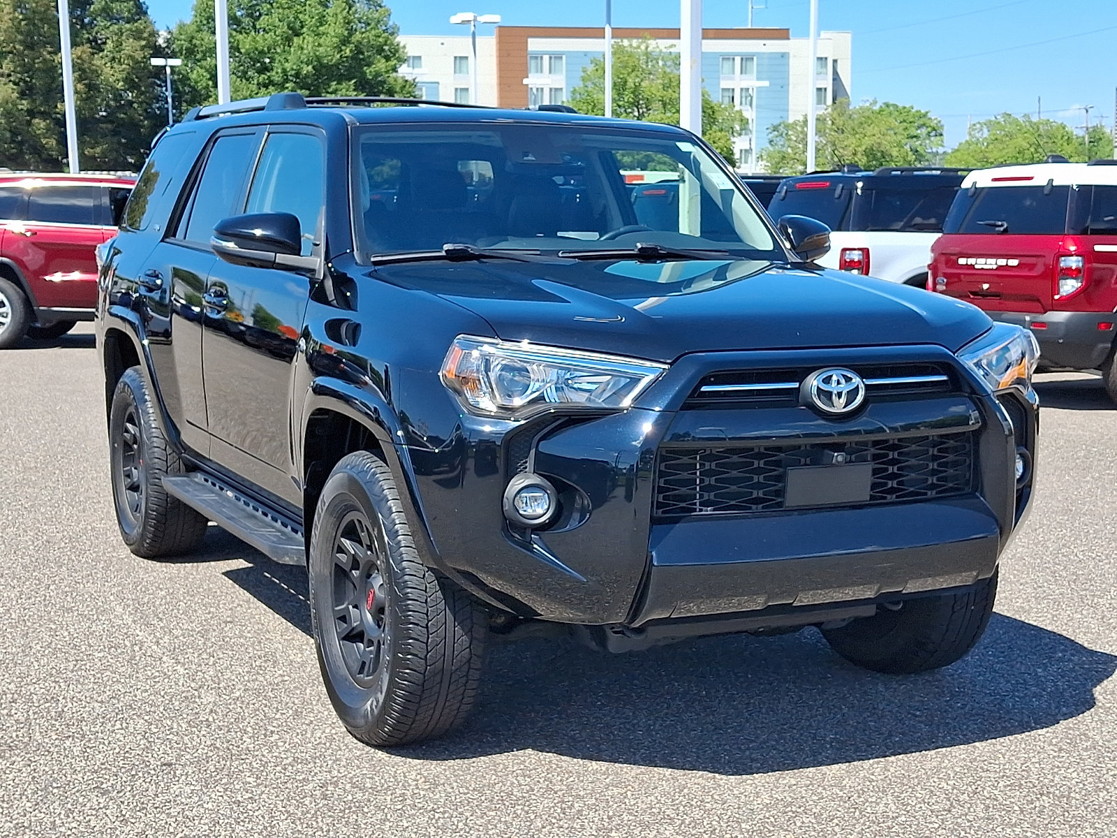 Used 2023 Toyota 4Runner SR5 Premium w/ Moonroof Package AWD/4WD image 2