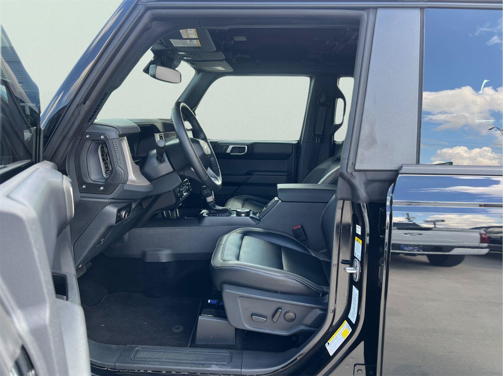 Certified 2025 Ford Bronco Outer Banks AWD/4WD image 13