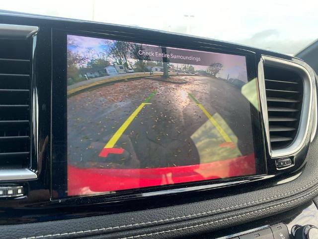 Used 2025 Chrysler Pacifica Limited image 21