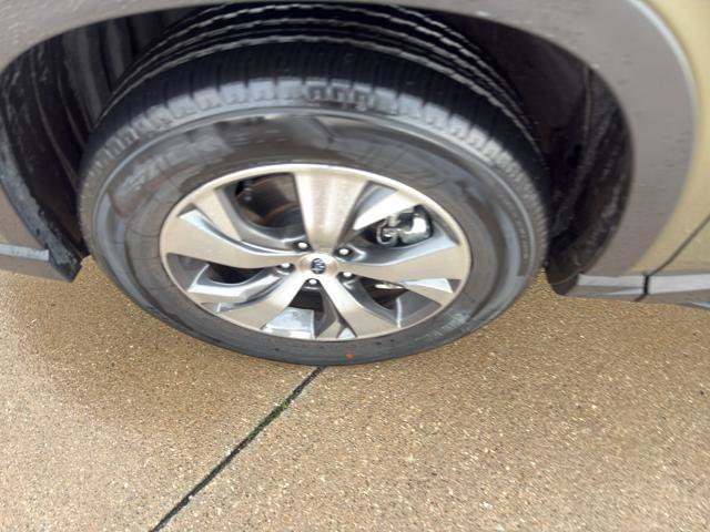 Used 2025 Subaru Ascent Premium AWD/4WD image 10